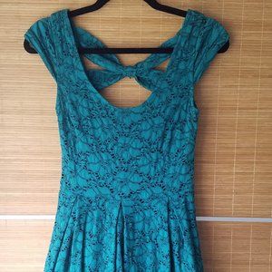 Gorgeous like-new teal dress